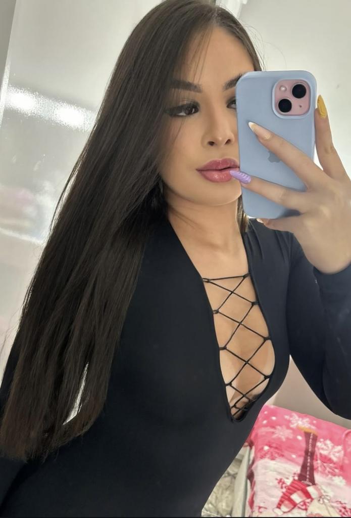 631076877: Chica busca chico en Madrid