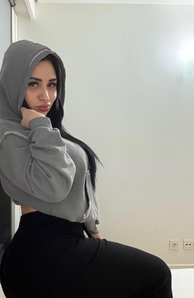 634779207: Chica busca chico en Madrid