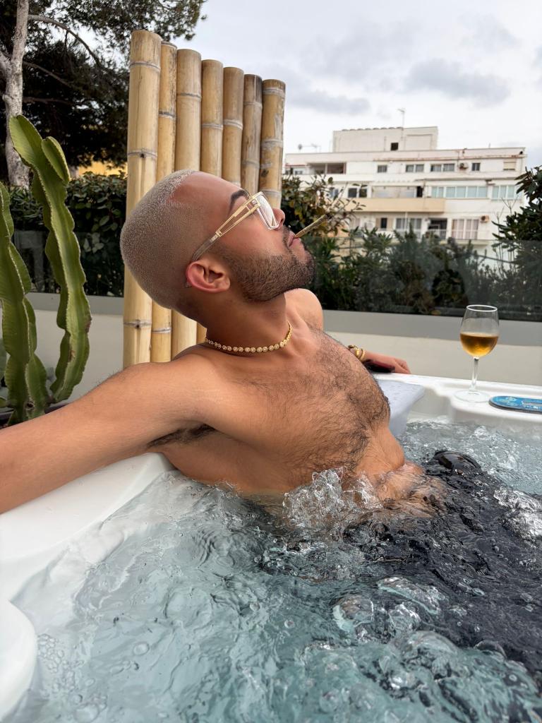 Chico busca chica en Málaga: 