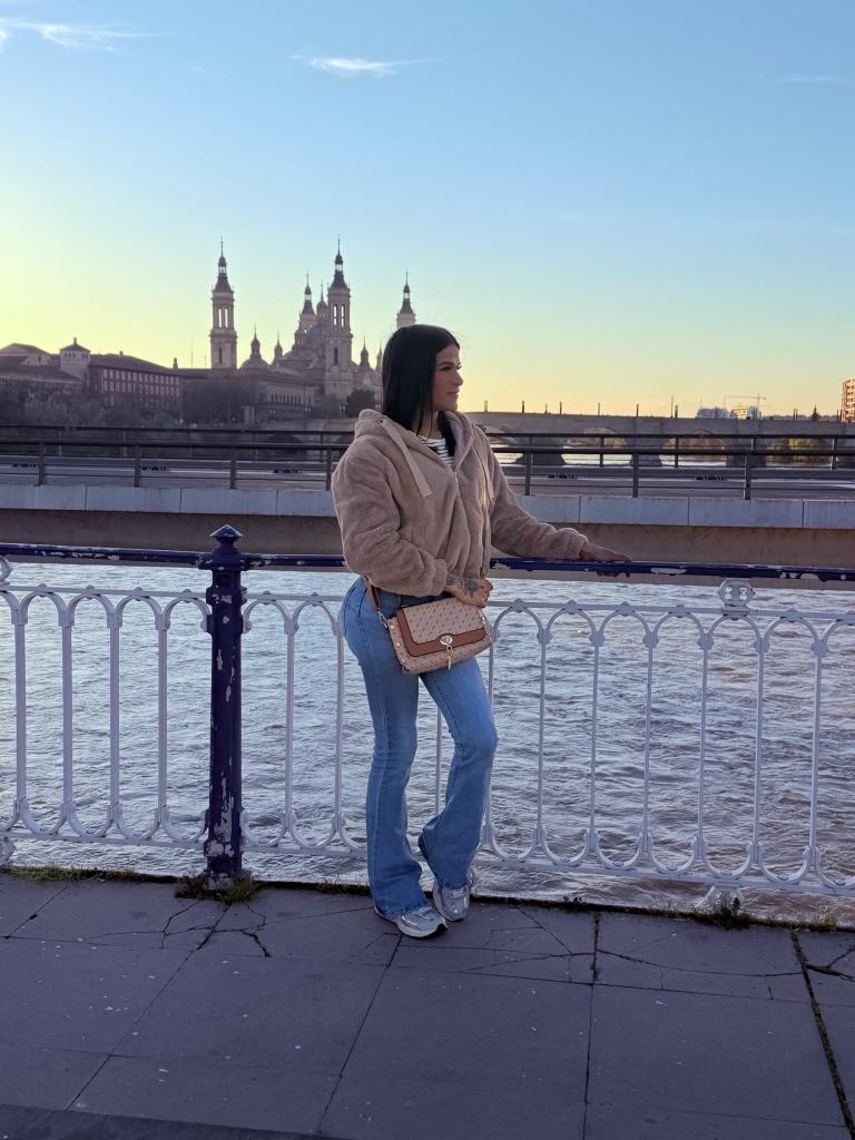 641718936: Transexual en Zaragoza