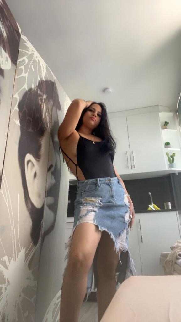 Chica busca chico en Cádiz: 