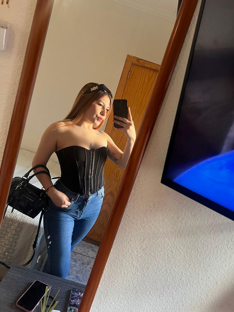 Chica busca chico en Alicante: Chica busca chico