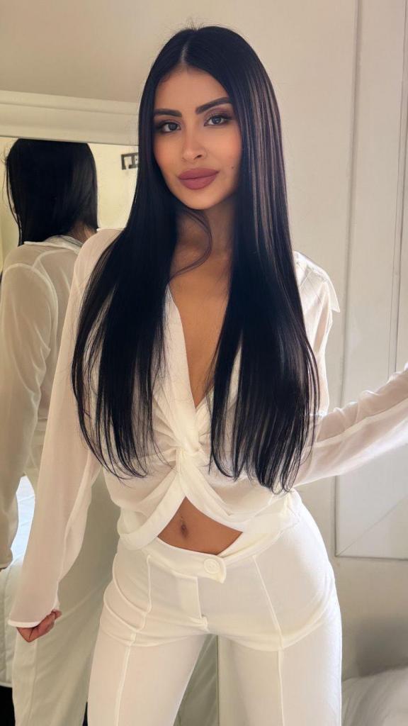 Chica busca chico en Ibiza: Chica busca chico