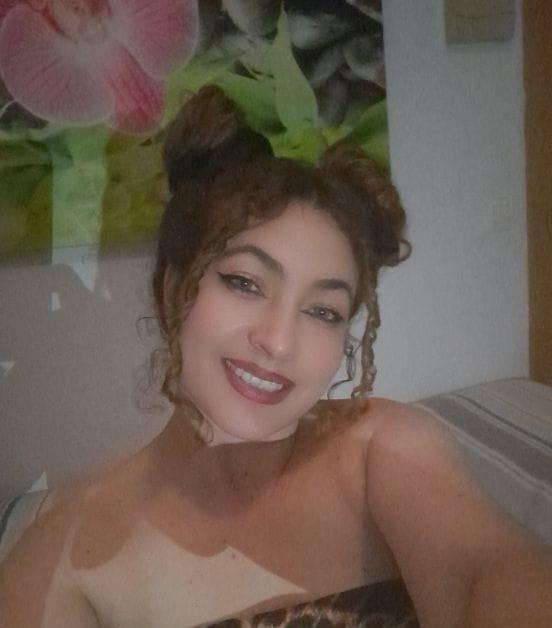 624548140: Chica busca chico en León