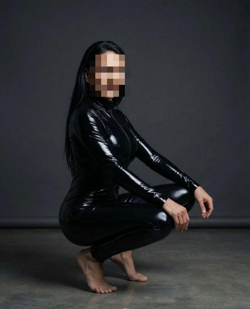 627008953: Chica busca chico en Ibiza