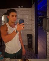 645368094: Chico busca chica en Pontevedra