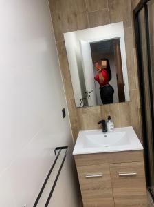 613671206: Chica busca chico en Madrid