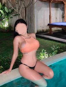 607069637: Chica busca chico en Navarra