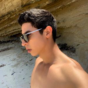 647335856: Chico busca chica en Valencia