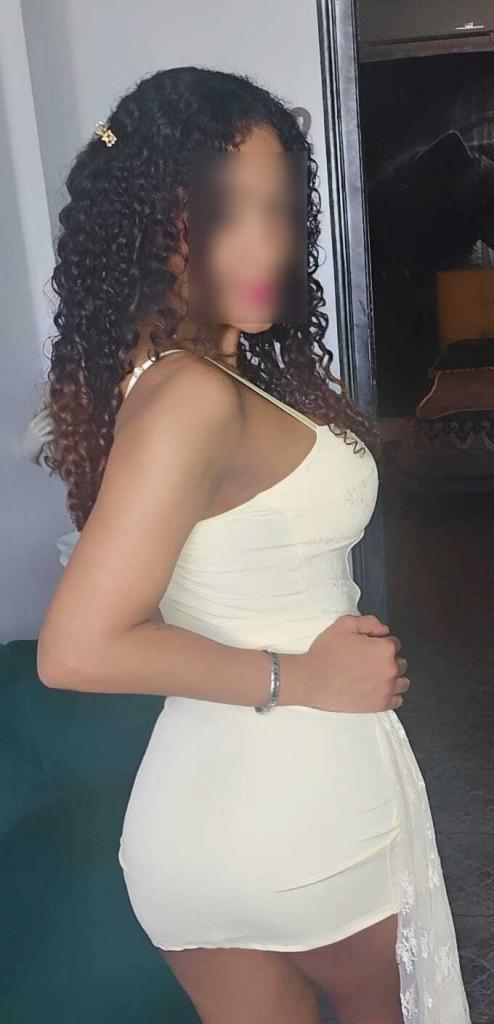 654011848: Chica busca chico en Valencia