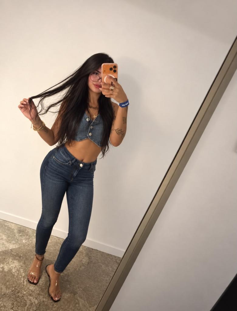 Chica busca chico en Ibiza: 