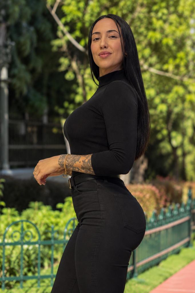 617740541: Chica busca chico en Madrid