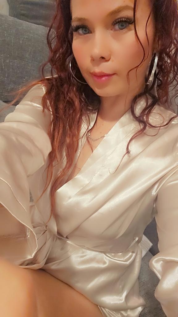 745093848: Chica busca chico en Almería