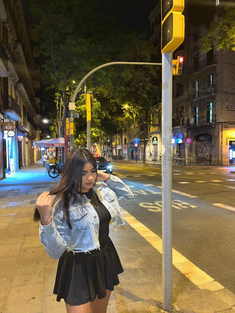 613341146: Chica busca chico en Cádiz
