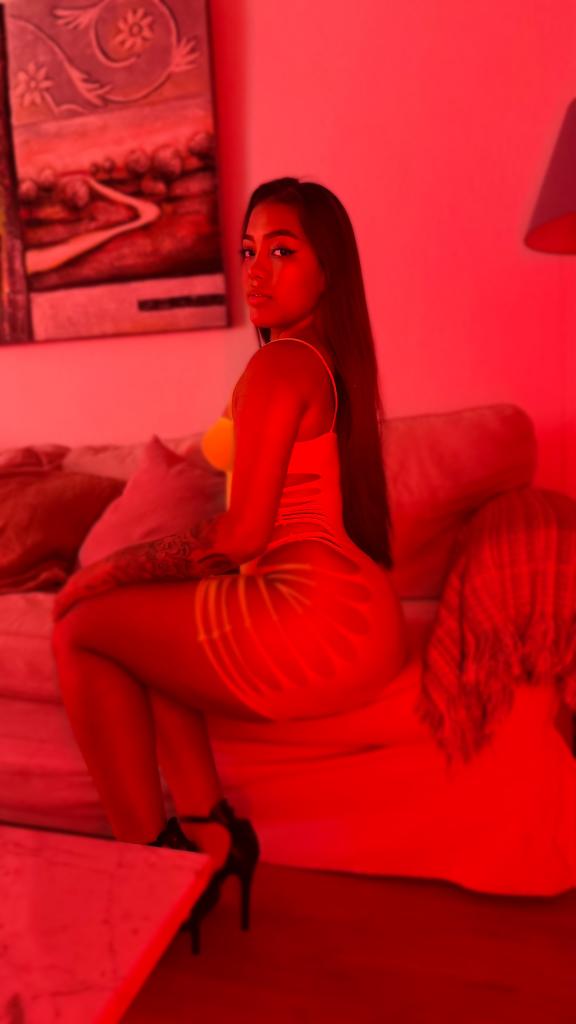 617823480: Chica busca chico en Barcelona