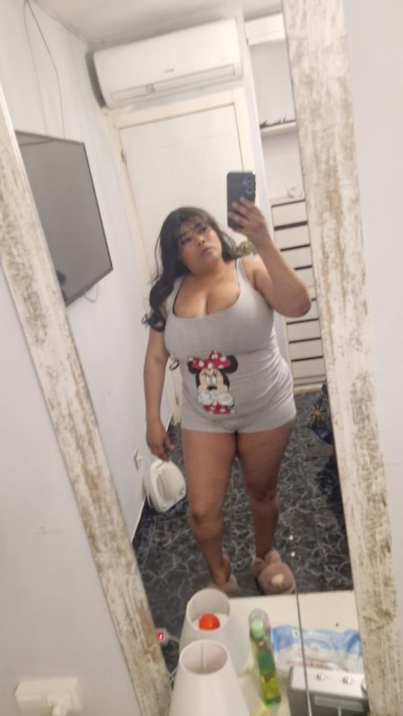 662933685: Chica busca chico en Barcelona