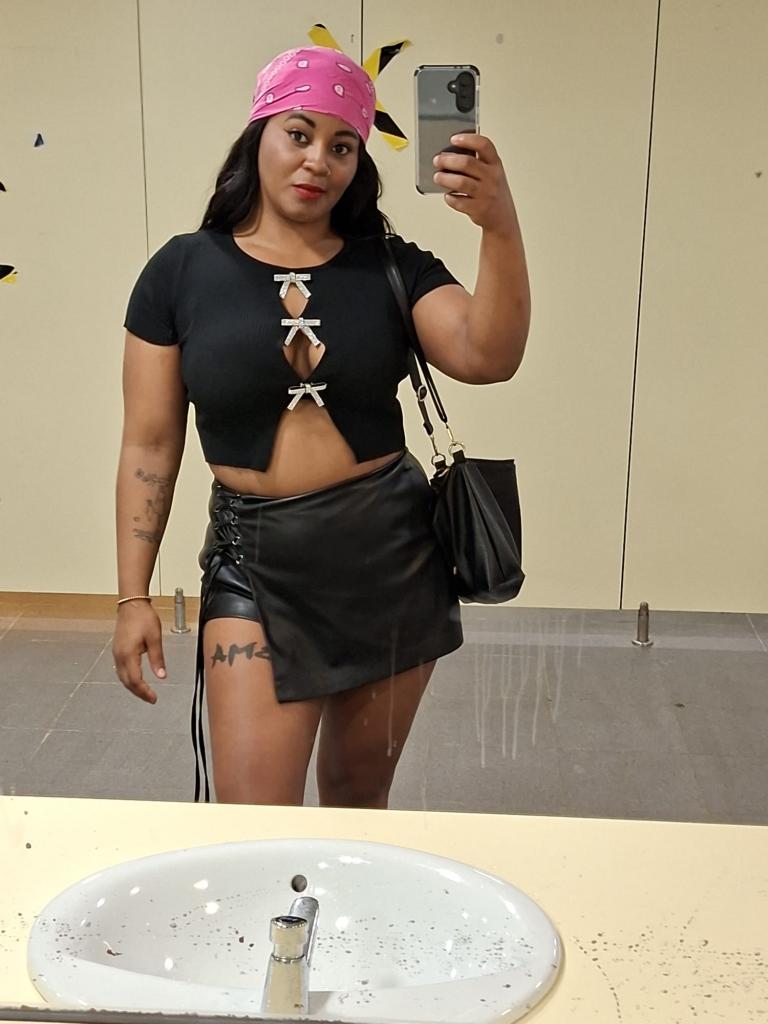 614281532: Chica busca chico en Málaga
