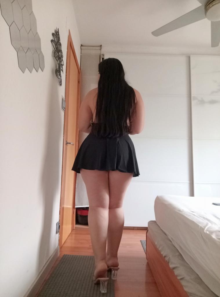 614830841: Chica busca chico en Madrid