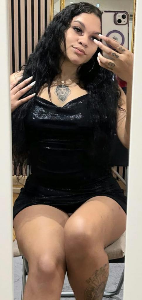 722411310: Chica busca chico en Barcelona