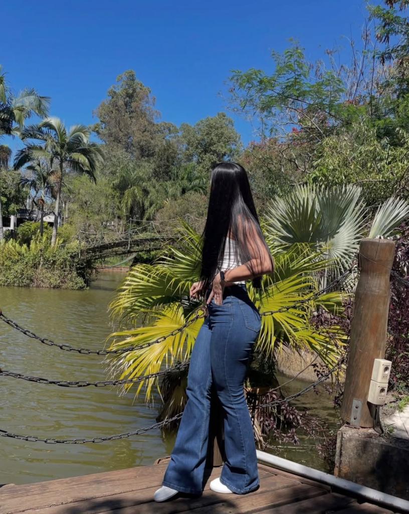 743049207: Chica busca chico en Pontevedra