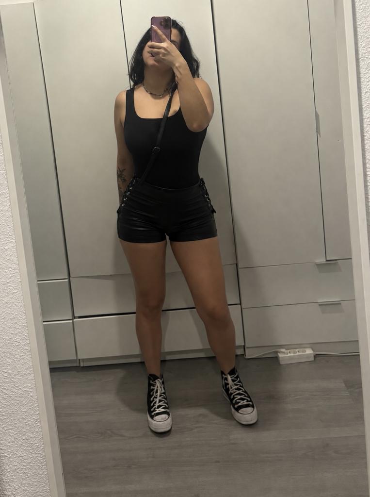 695415776: Chica busca chico en Madrid