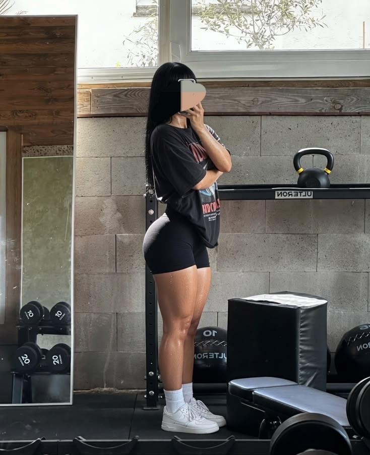Chica busca chico en Almería: 