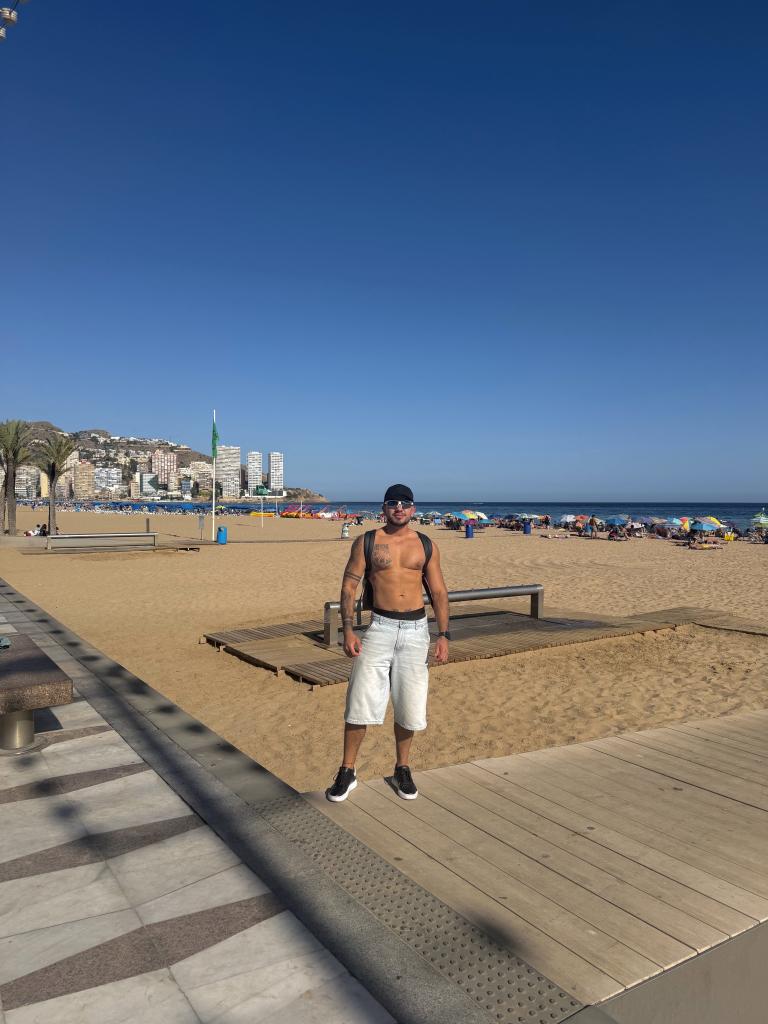 Chico busca chica en Las Palmas: 
