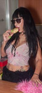 655882183: Chica busca chico en Madrid