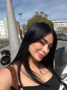 610894118: Chica busca chico en Zaragoza