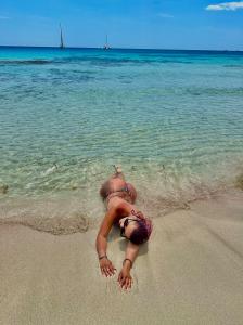 672905224: Chica busca chico en Mallorca
