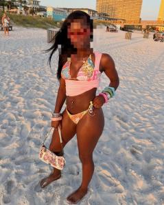 632687637: Chica busca chico en Gerona