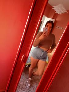 632065998: Chica busca chico en Sevilla