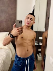641734427: Chico busca chica en Valencia
