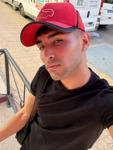 663936078: Chico busca chica en Ibiza