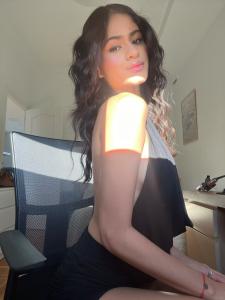 695867839: Chica busca chico en Salamanca