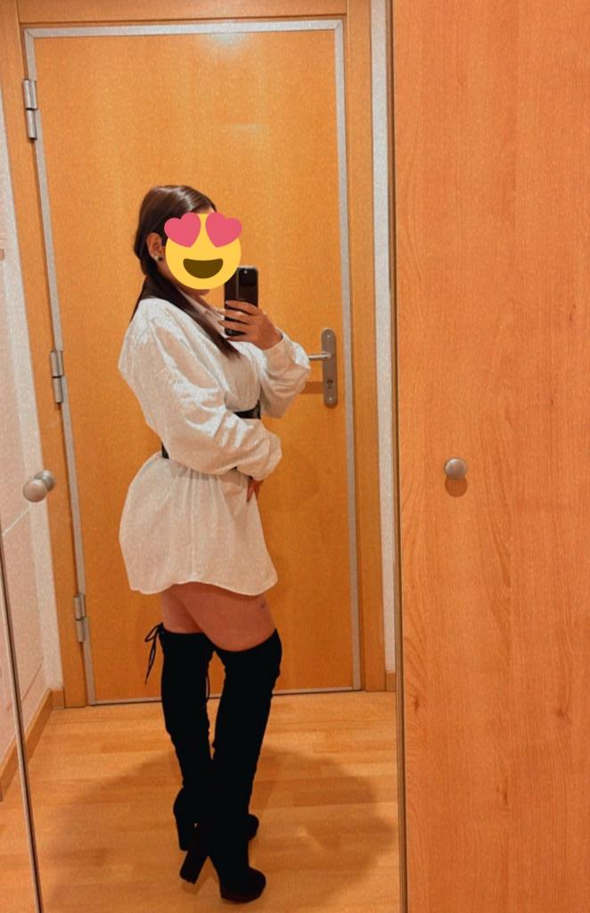 613778229: Chica busca chico en Lugo