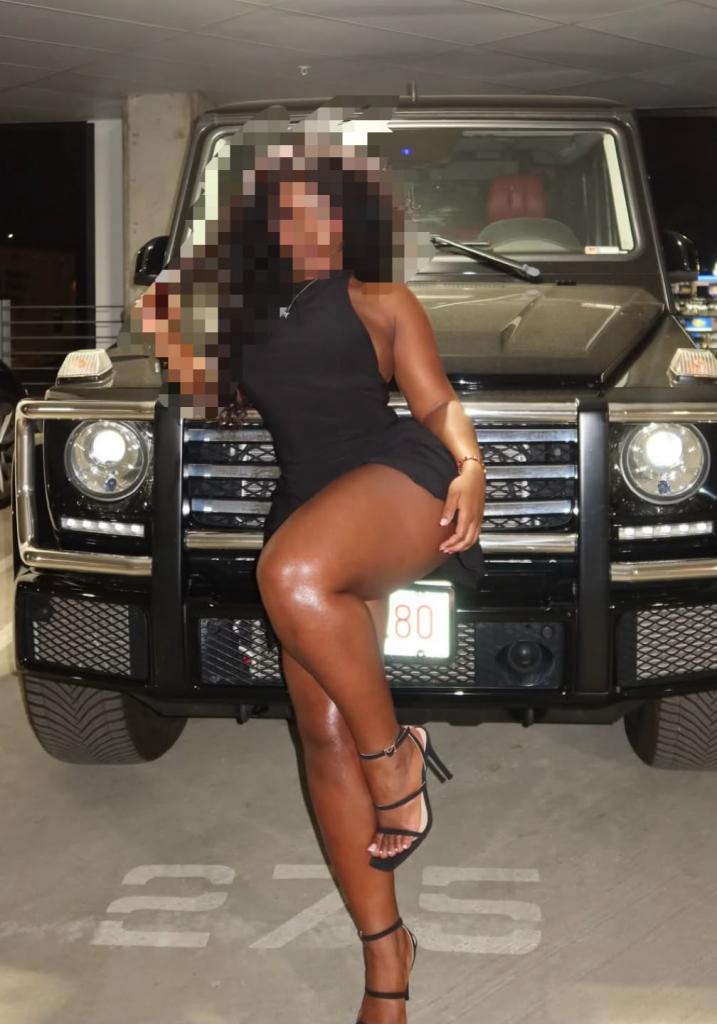 692455357: Chica busca chico en Mallorca