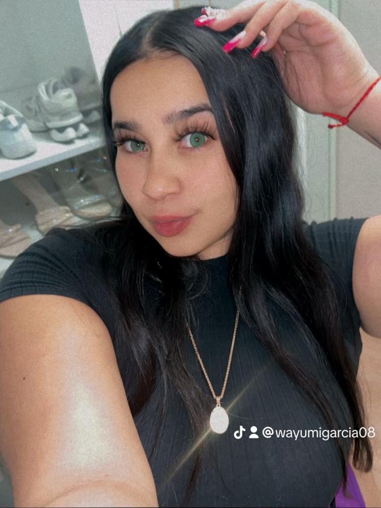 Chica busca chico en Almería: 