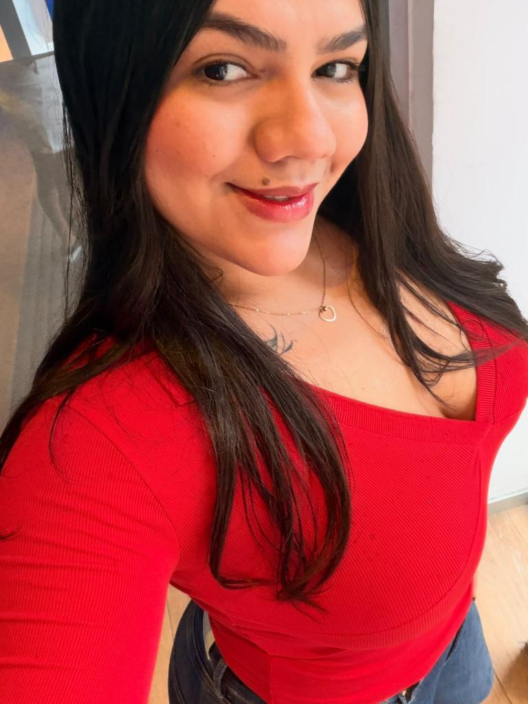 674839089: Chica busca chico en Cantabria