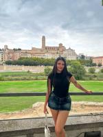 743037659: Chica busca chico en Lérida