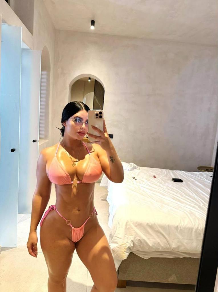664874220: Chica busca chico en Madrid