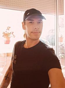 617161419: Chica busca chico en Barcelona