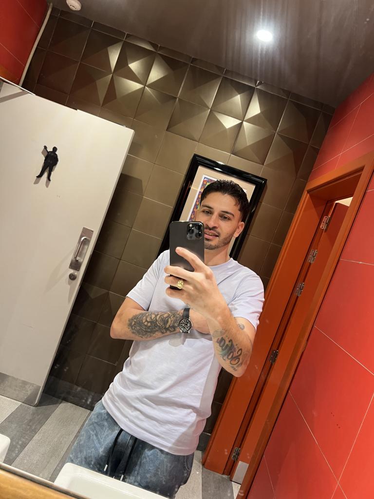 Chico busca chica en Málaga: 