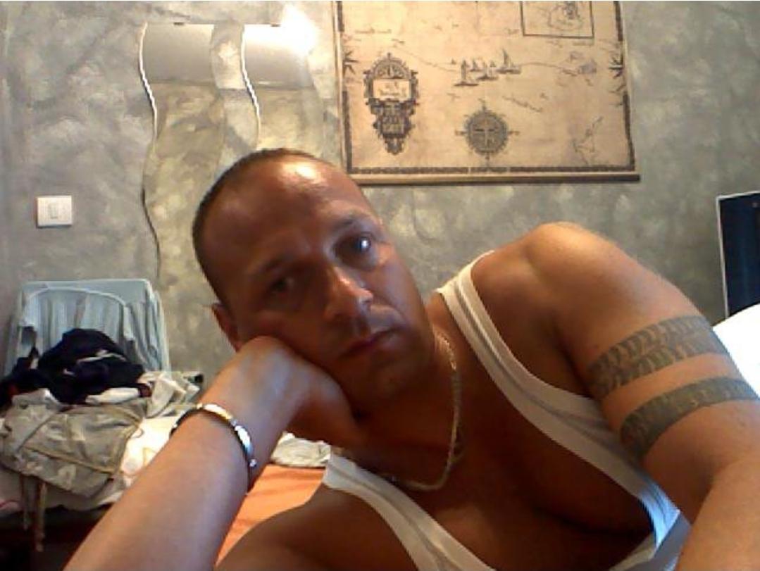 672447608: Chico busca chica en Álava