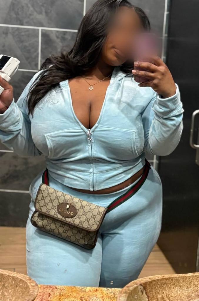 Chica busca chico en Huelva: 