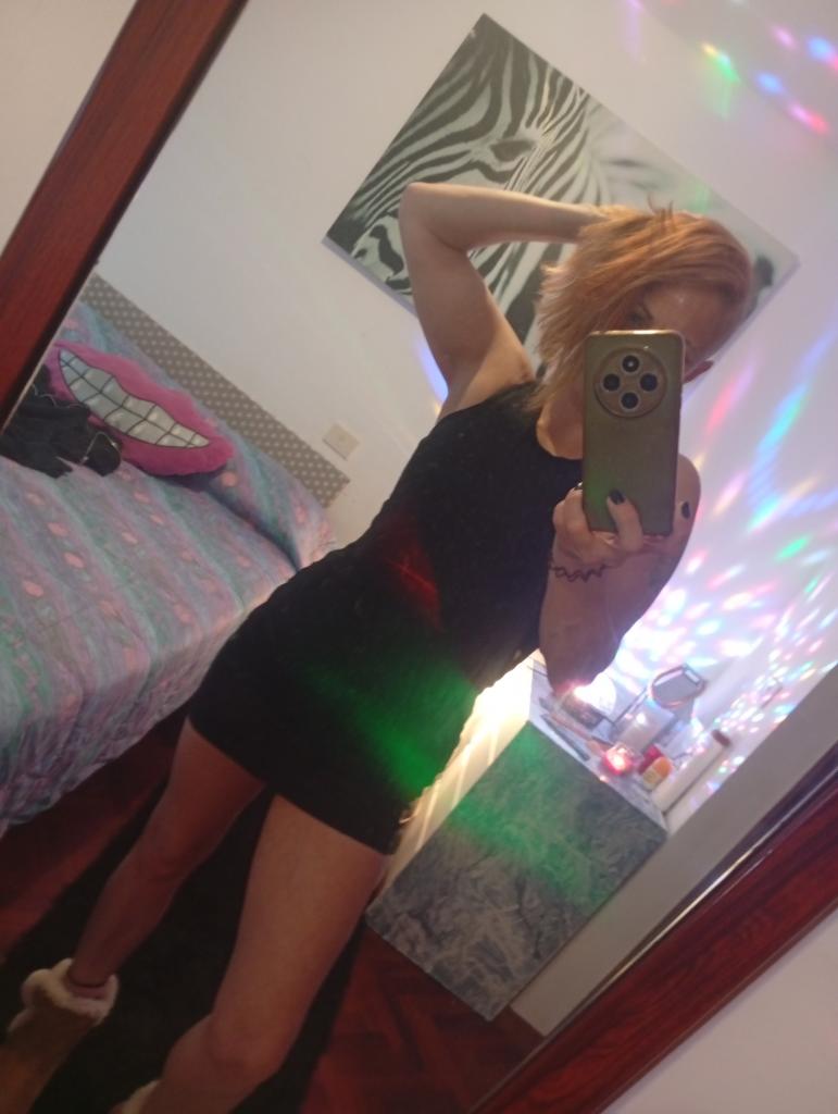 666807215: Chica busca chico en La Coruña