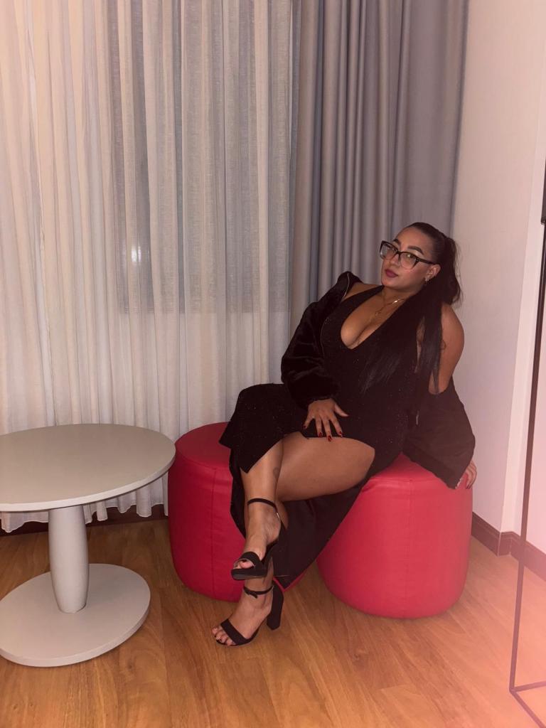 Chica busca chico en Sevilla: 