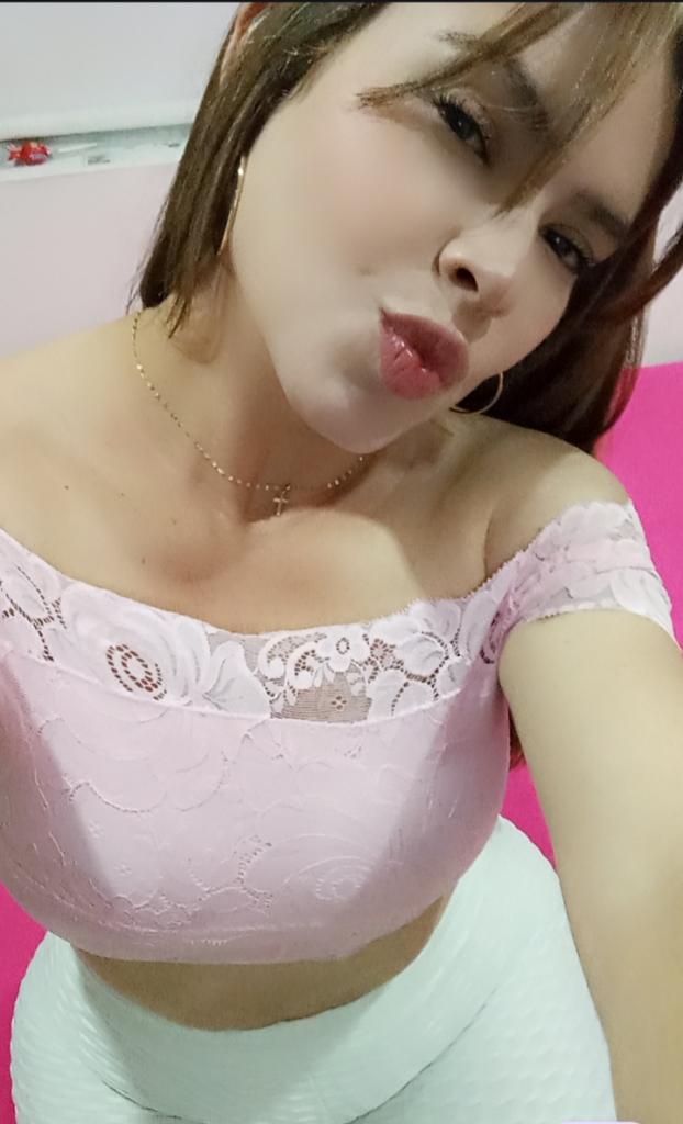 627040825: Chica busca chico en Cantabria