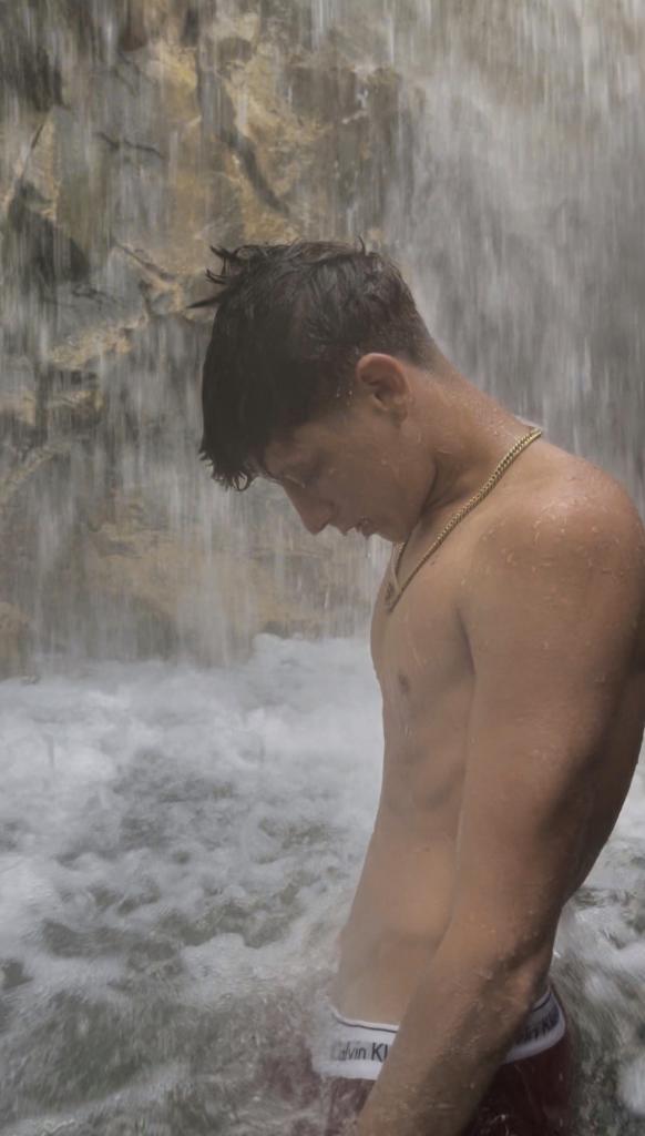 Chico busca chica en Granada: 