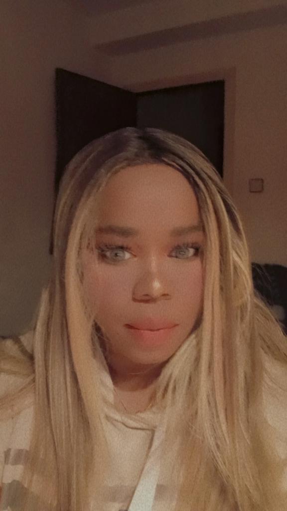 635162939: Chica busca chico en Asturias